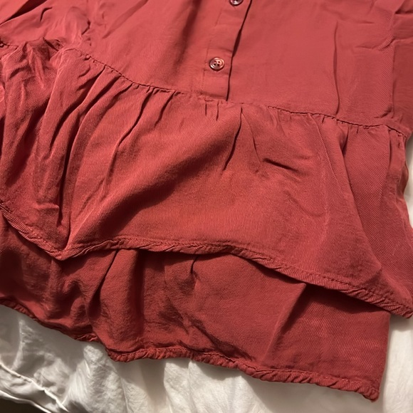 Very soft brick colored rayon blouse - Picture 6 of 8